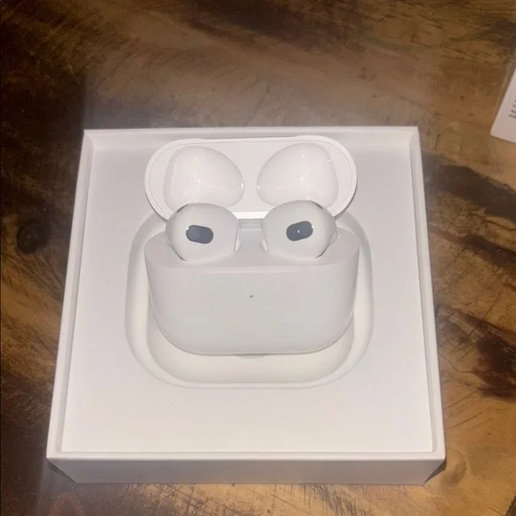 Apple Wireless Earbuds NEW OPEN BOX